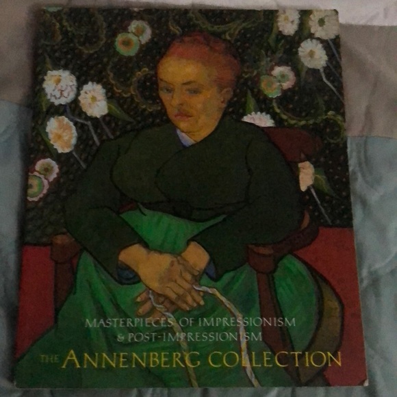 Almost new book - Picture 1 of 3